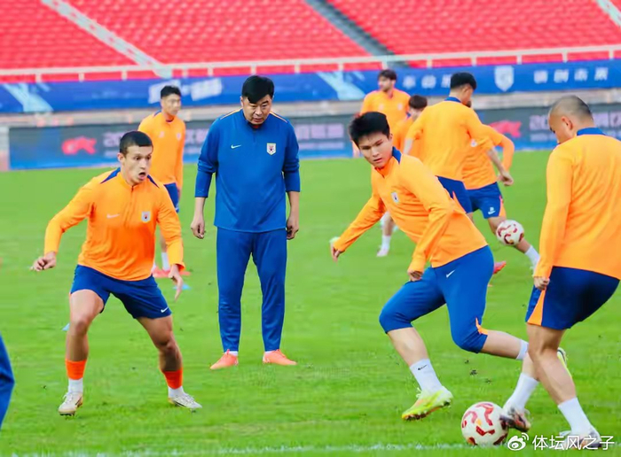 江南体育官网-泰山队跟队记者:杨希基本没戏,胸前广告要价太高,股改没进展,足校|山东泰山|陈永|俱乐部|球队|报价_新浪体育_新浪新闻