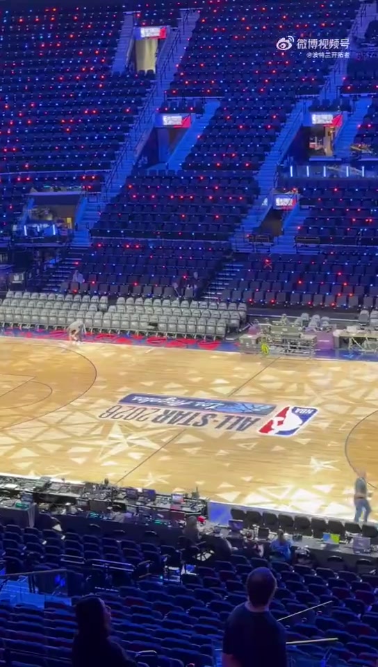 江南体育-杨瀚森全明星Vlog：周末很愉快 和克林根打得开心 老大拿了冠军