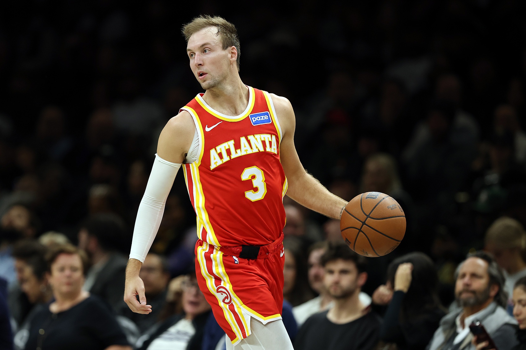 3分球命中率49.7%!湖人引入神射肯纳德 到期合同兼顾眼下和未来