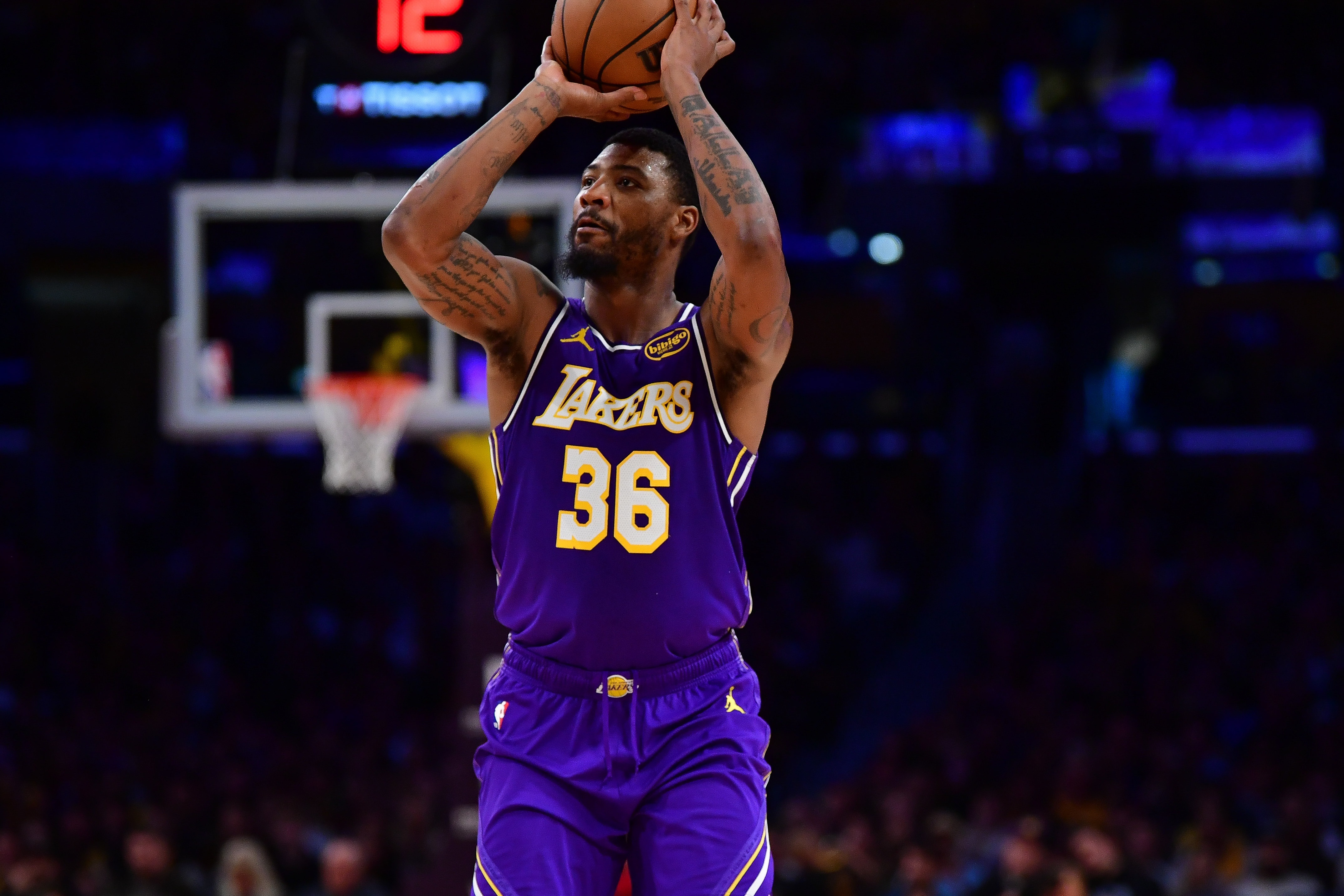 3分球命中率49.7%!湖人引入神射肯纳德 到期合同兼顾眼下和未来