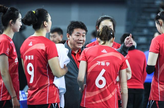 江南体育官网-谁将接替郎平执掌中国女排？两人概率高却仍存软肋