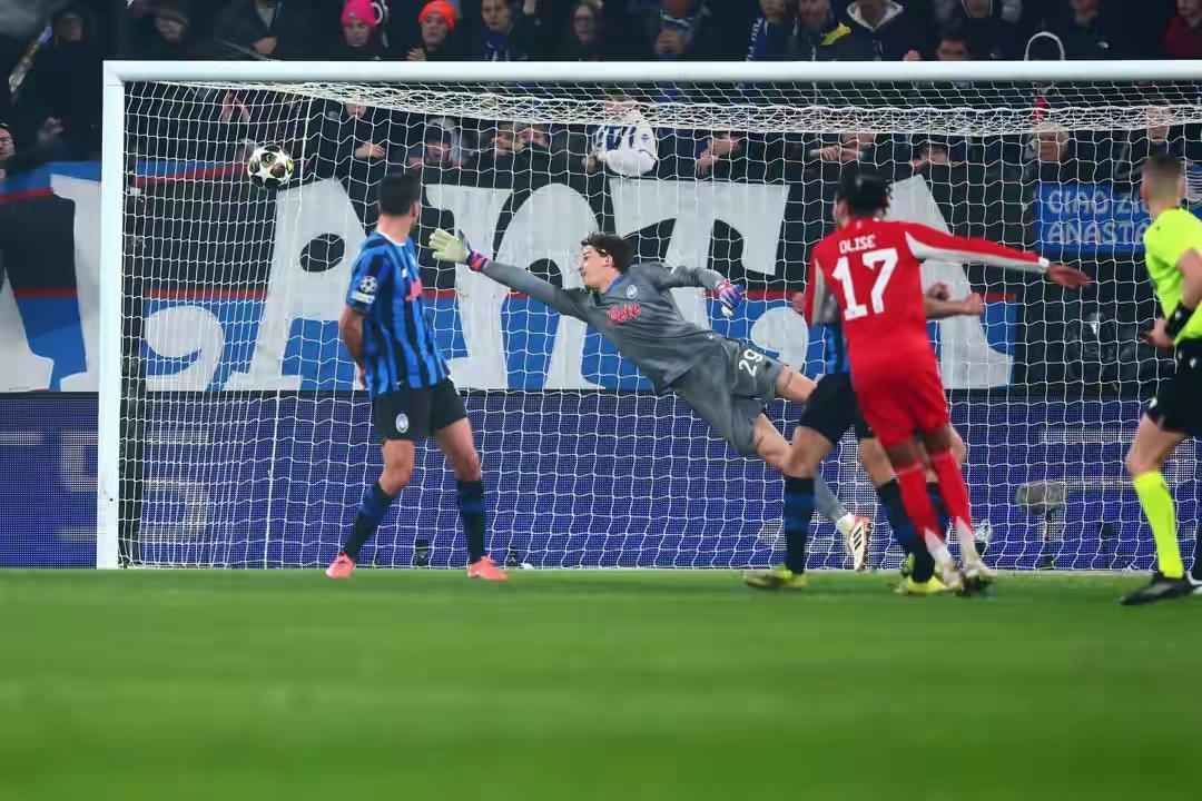 欧冠1/8决赛首回合 拜仁6-1客胜亚特兰大占得先机